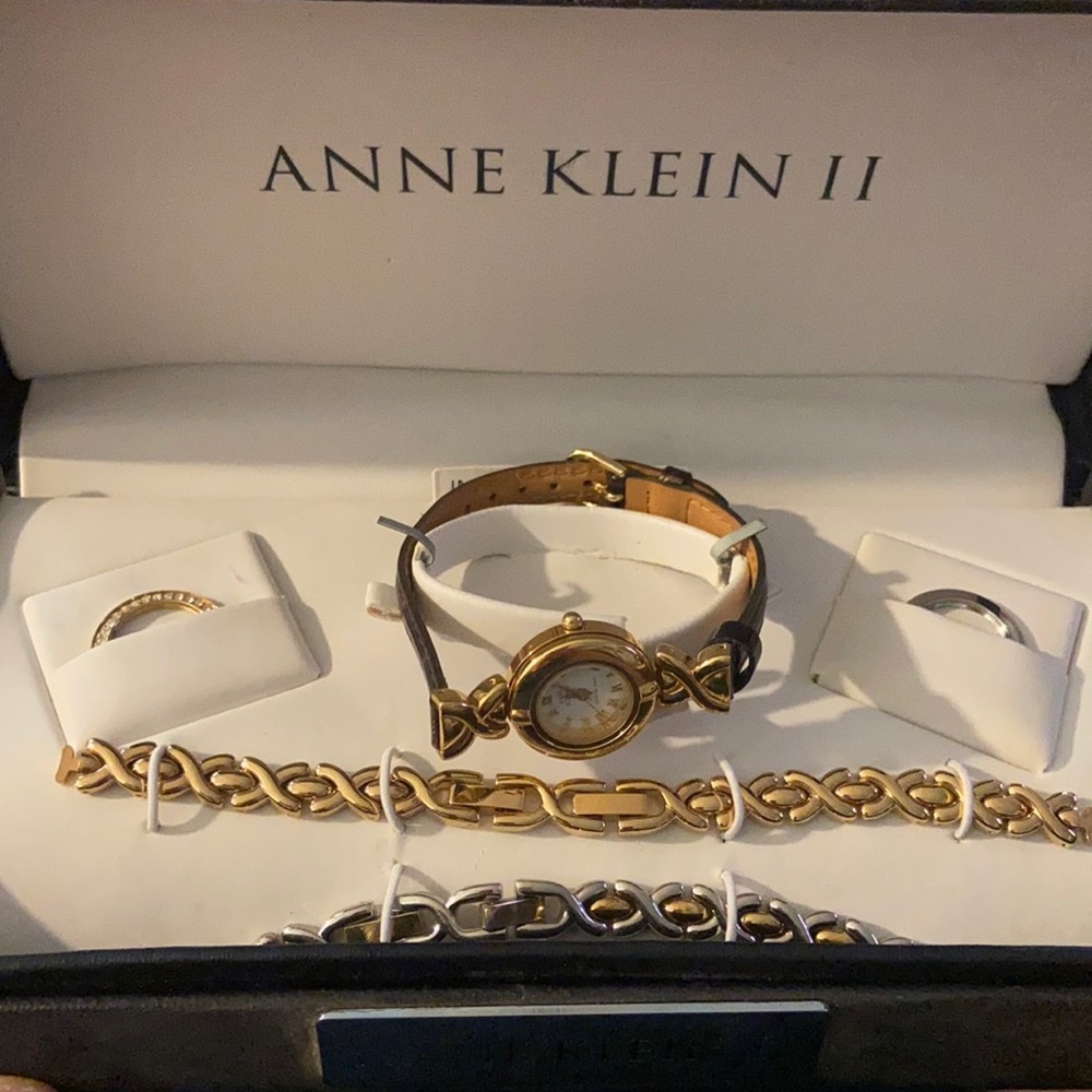 Anne Klein II never used interchangeable watch!